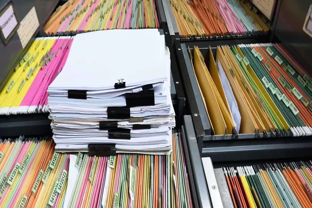 organizacao de documentos em armarios